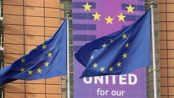EU phản ứng trước tuyên bố áp thuế 50% của ông Trump đối với hàng hóa châu Âu EU phản ứng trước tuyên bố áp thuế 50% của ông Trump đối với hàng hóa châu Âu