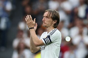 Lời chia tay Real của Modric: 'Đừng khóc vì mọi thứ kết thúc'