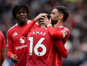 Man United giúp Newcastle có vé dự Champions League