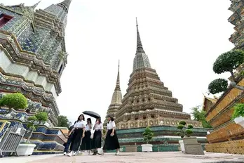 Thailand boosts tourist safety, cracks down on illegal tours