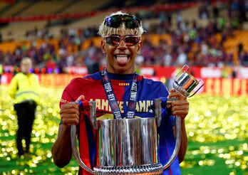 Yamal gia hạn hợp đồng với Barca, lương 441 tỉ đồng/năm