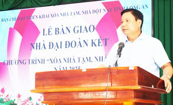 Bàn giao 11 căn nhà Đại đoàn kết tại huyện Mộc Hóa