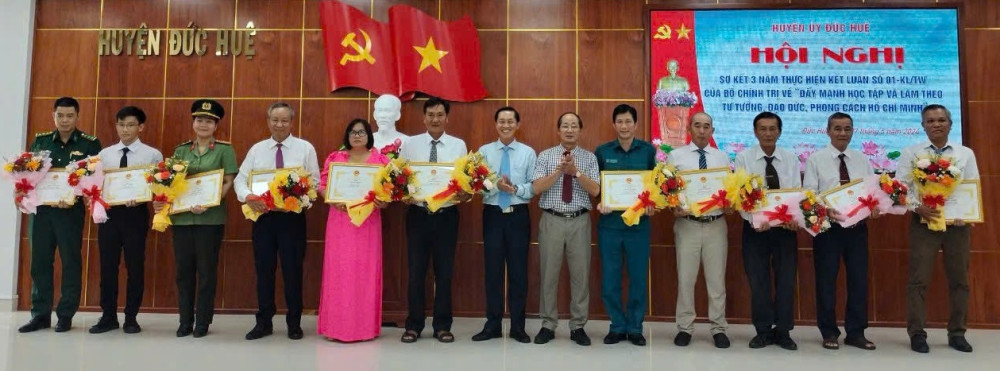 Những người sống vì mọi người