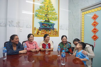 Tình thân trong khu trọ công nhân