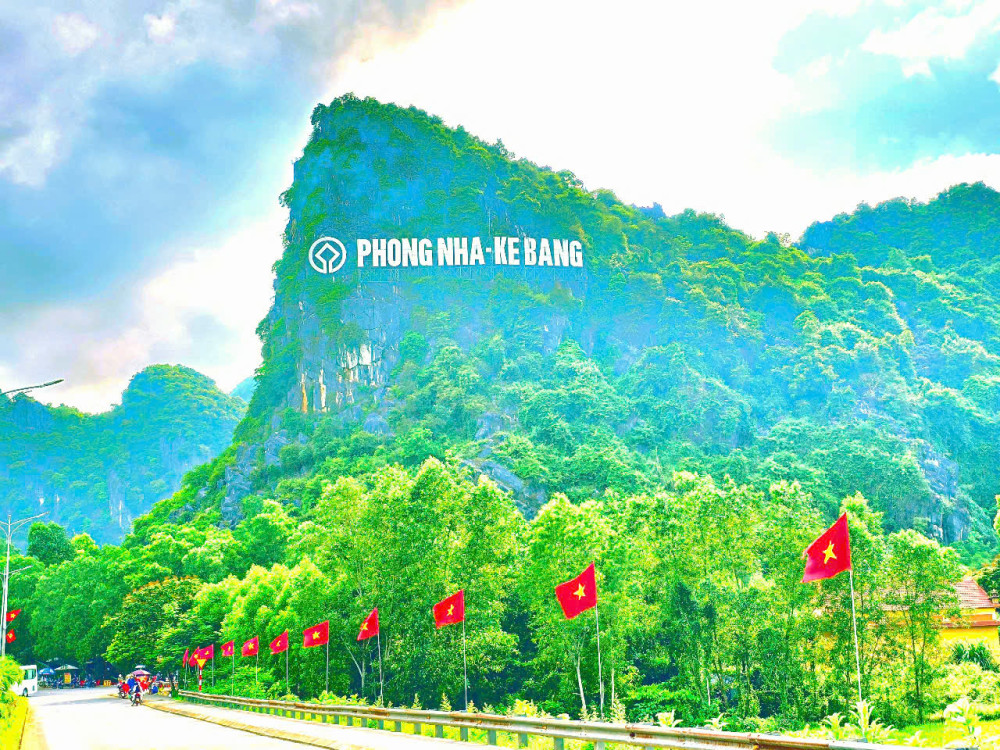 Khám phá vẻ đẹp thiên nhiên kỳ vĩ của Quảng Bình: Hành trình vào miền di sản - Viên ngọc lạ giữa Trường Sơn hùng vĩ (Bài 1)