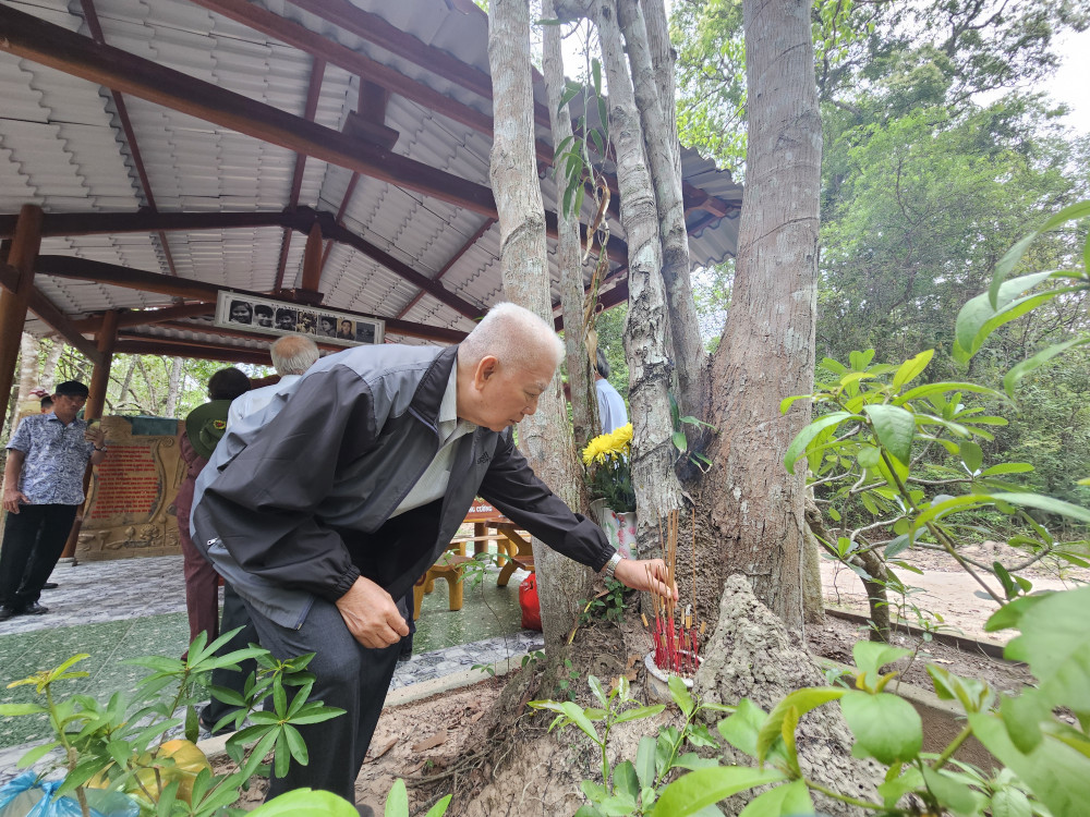 'Người còn sau cuộc chiến chinh...'