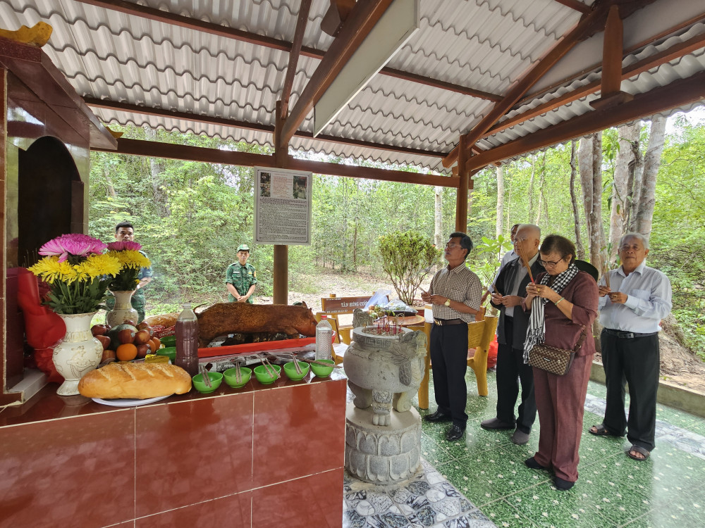 'Người còn sau cuộc chiến chinh...'