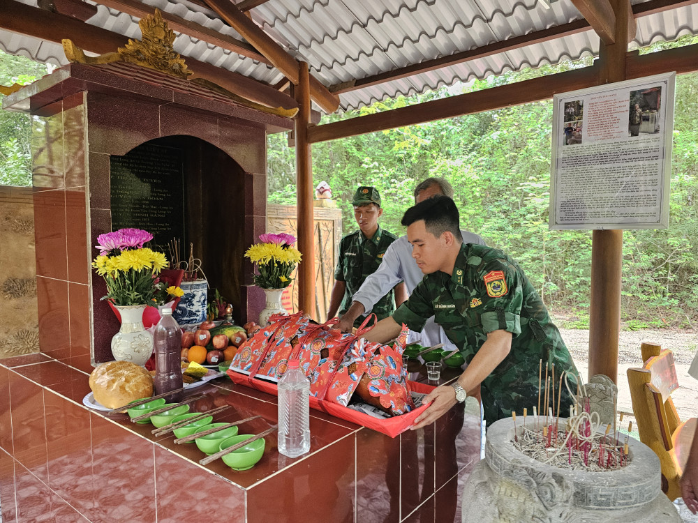 'Người còn sau cuộc chiến chinh...'