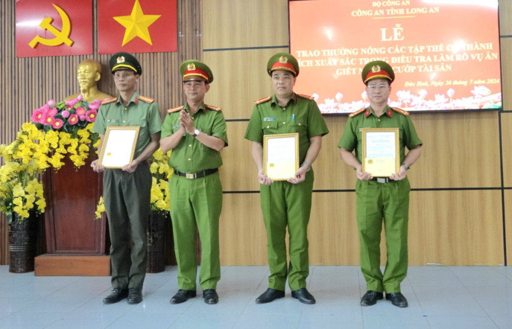 Âm thầm những chiến công