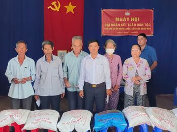 Mỗi chi bộ là một 'đốm lửa nhỏ'
