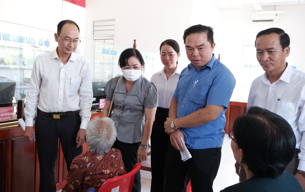 Tân Thạnh - Quyết tâm cao trong tinh gọn bộ máy