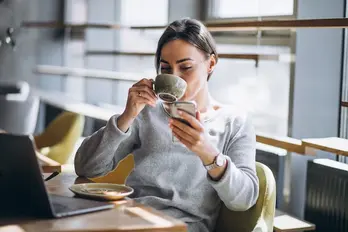 Làm gì để tránh bị nghiện caffeine?