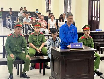 Bán ma túy cho khách hát karaoke, 3 nhân viên quán bị phạt hơn 24 năm tù