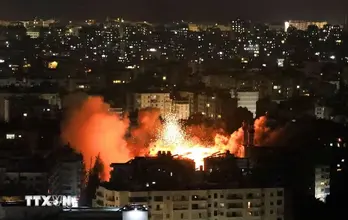 Liban cảnh báo ngừng hợp tác giám sát ngừng bắn sau không kích của Israel