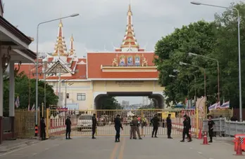Tình hình Thái Lan-Campuchia: Kẹt biên, ông Hun Sen ra cảnh báo mới