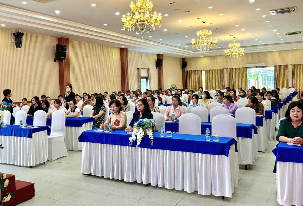 Tập huấn phương pháp dạy làm quen với tiếng Anh dành cho trẻ em mẫu giáo