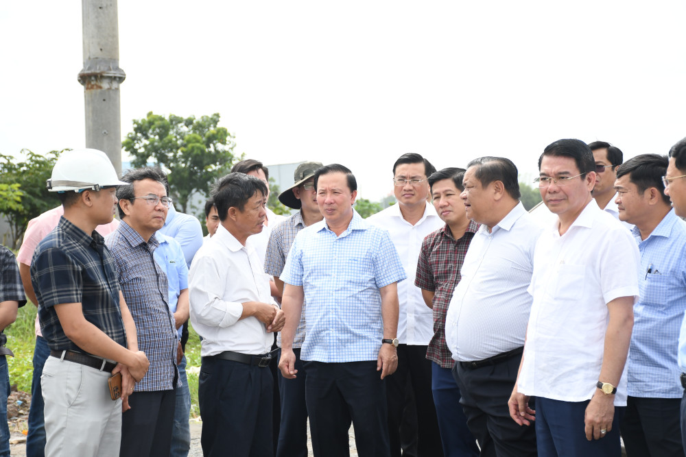 Deputy Secretary of the Provincial Party Committee - Nguyen Van Ut inspects key traffic projects