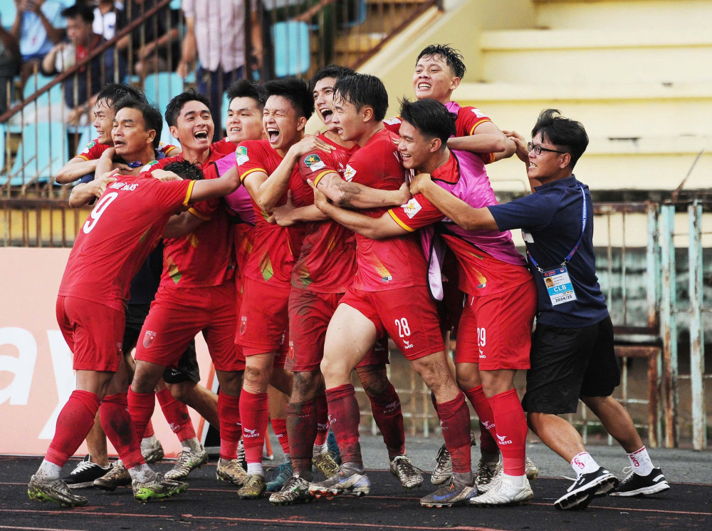 Đội bóng Long An chính thức trụ hạng trước 1 vòng đấu