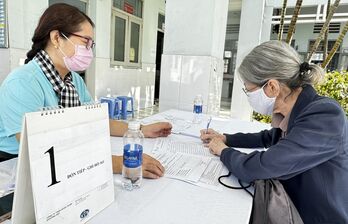 Người trên 70 tuổi được hưởng những quyền lợi gì khi tham gia bảo hiểm y tế?