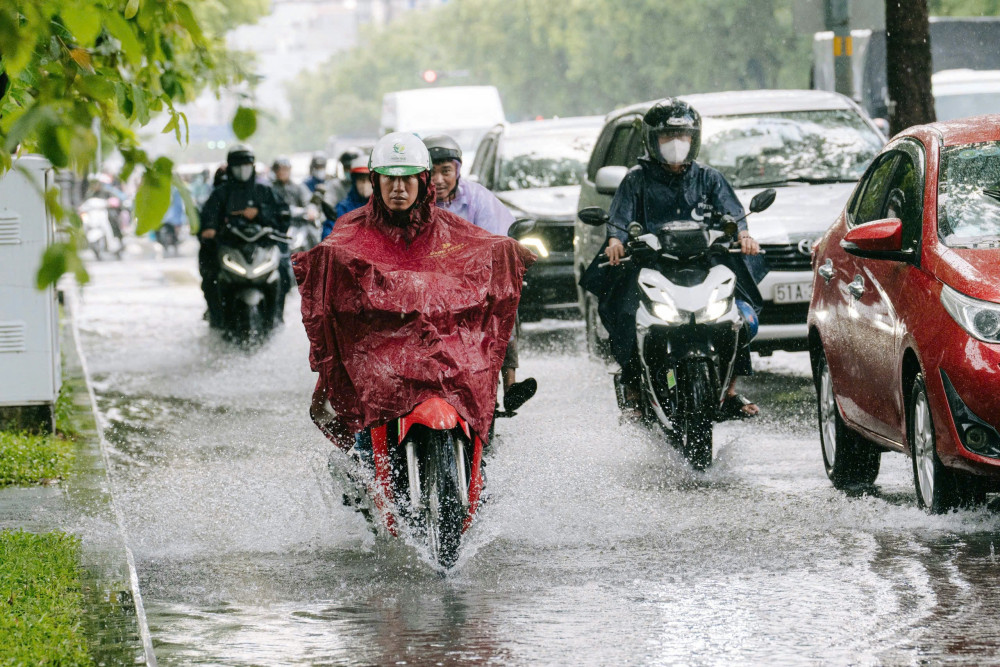 Thời tiết hôm nay 17/6: Nam Bộ ngày nắng, chiều tối mưa rào đến mưa to