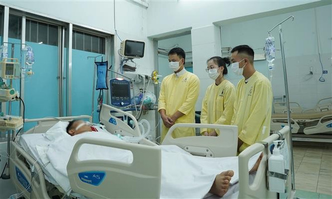 Brain-dead man's organs save seven lives in Vietnam