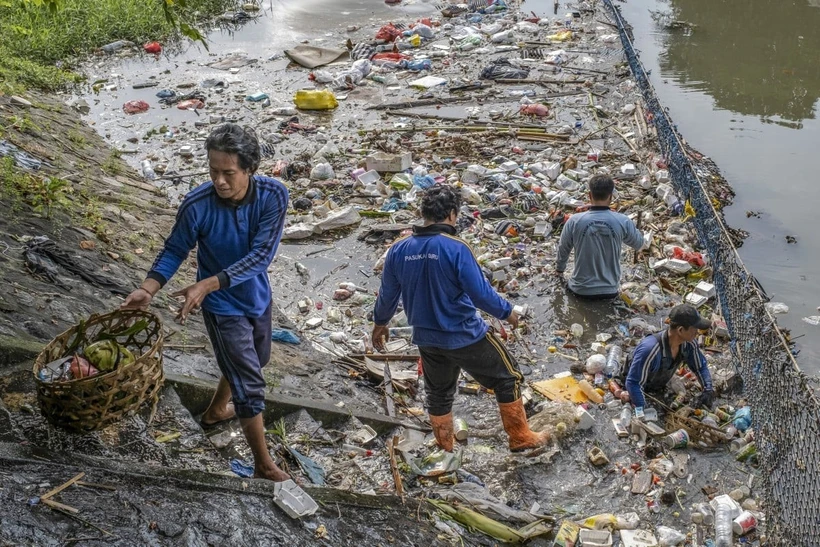 Indonesia's Bali aims to be free from plastic waste by 2027