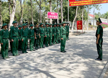 Trưởng thành trong môi trường quân ngũ