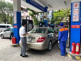 Giá xăng dầu đồng loạt tăng, RON95-III lên sát 21.300 đồng mỗi lít