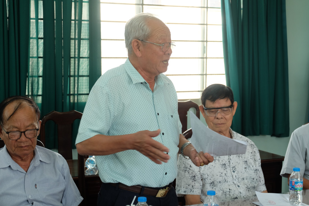 Đại diện Hội Khuyến học các huyện trình bày kết quả hoạt động trong thời gian qua