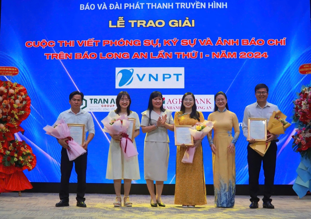 Báo và Đài Phát thanh Truyền hình Long An trao giải Cuộc thi viết phóng sự, ký sự và ảnh báo chí lần thứ I