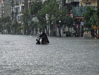 Thời tiết hôm nay 22/6: Miền Nam, miền Bắc mưa to, đề phòng lũ, sạt lở