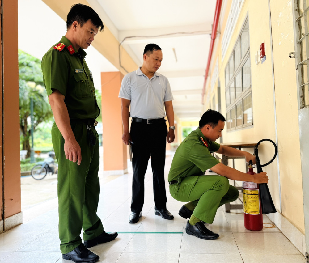 Bảo đảm an toàn phòng cháy, chữa cháy tại các điểm thi tốt nghiệp THPT năm 2025