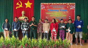Học Bác giữ biên cương