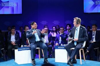 Thủ tướng Phạm Minh Chính đối thoại chính sách tại Hội nghị WEF Thiên Tân