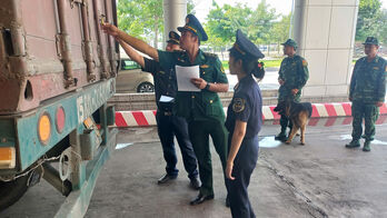 Ngăn dòng hàng giả tuồn qua biên giới