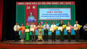 Long An: Vinh danh 45 gia đình văn hóa tiêu biểu