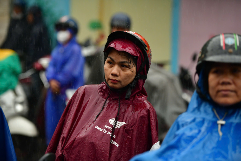 Thời tiết hôm nay 01/7: Mưa chiếm ưu thế, đất liền và các đặc khu, vịnh biển đều mưa dông