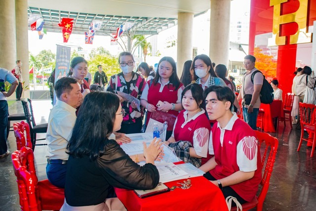 Nhu cầu tuyển dụng khối ngành sức khỏe tại các bệnh viện ra sao?