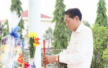 Mỹ Lộc dâng hương tưởng nhớ các anh hùng, liệt sĩ