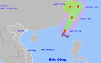 Bão số 2 mạnh lên cấp 11, giật cấp 13