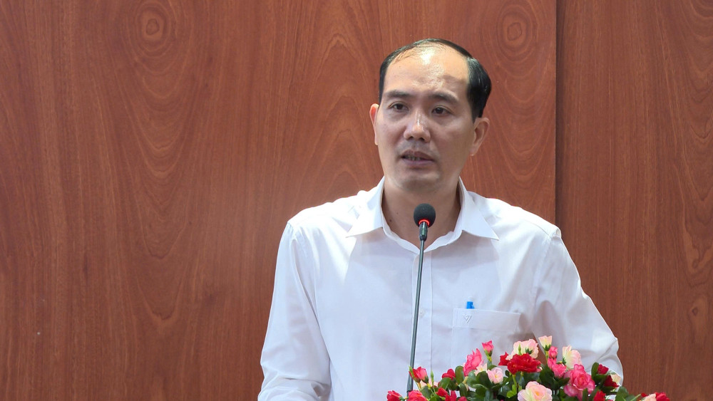 Sở Nội vụ tỉnh Tây Ninh trao quyết định công tác cán bộ