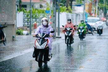 Thời tiết hôm nay 07/7: Miền Bắc và miền Trung ngày nắng nóng, chiều mưa dông
