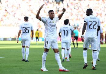 Rút đơn kiện, Mbappe vẫn đòi 55 triệu euro từ PSG