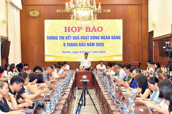 Tín dụng vượt 17,2 triệu tỷ đồng: Ngân hàng “bơm vốn” mạnh mẽ vào nền kinh tế