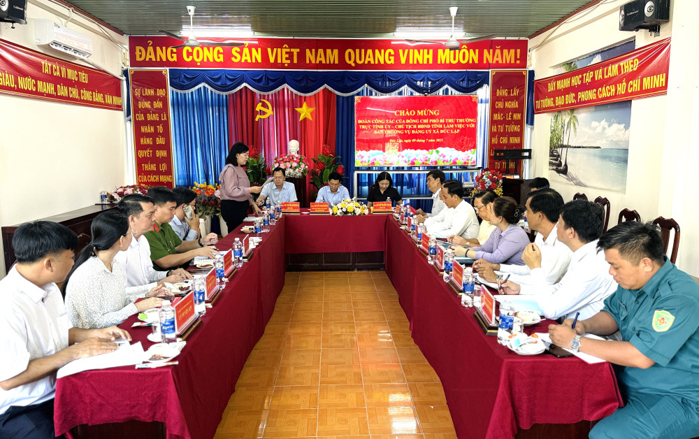 Lãnh đạo tỉnh chỉ đạo xã Đức Lập phải xây dựng lại văn kiện phù hợp với mô hình tổ chức mới