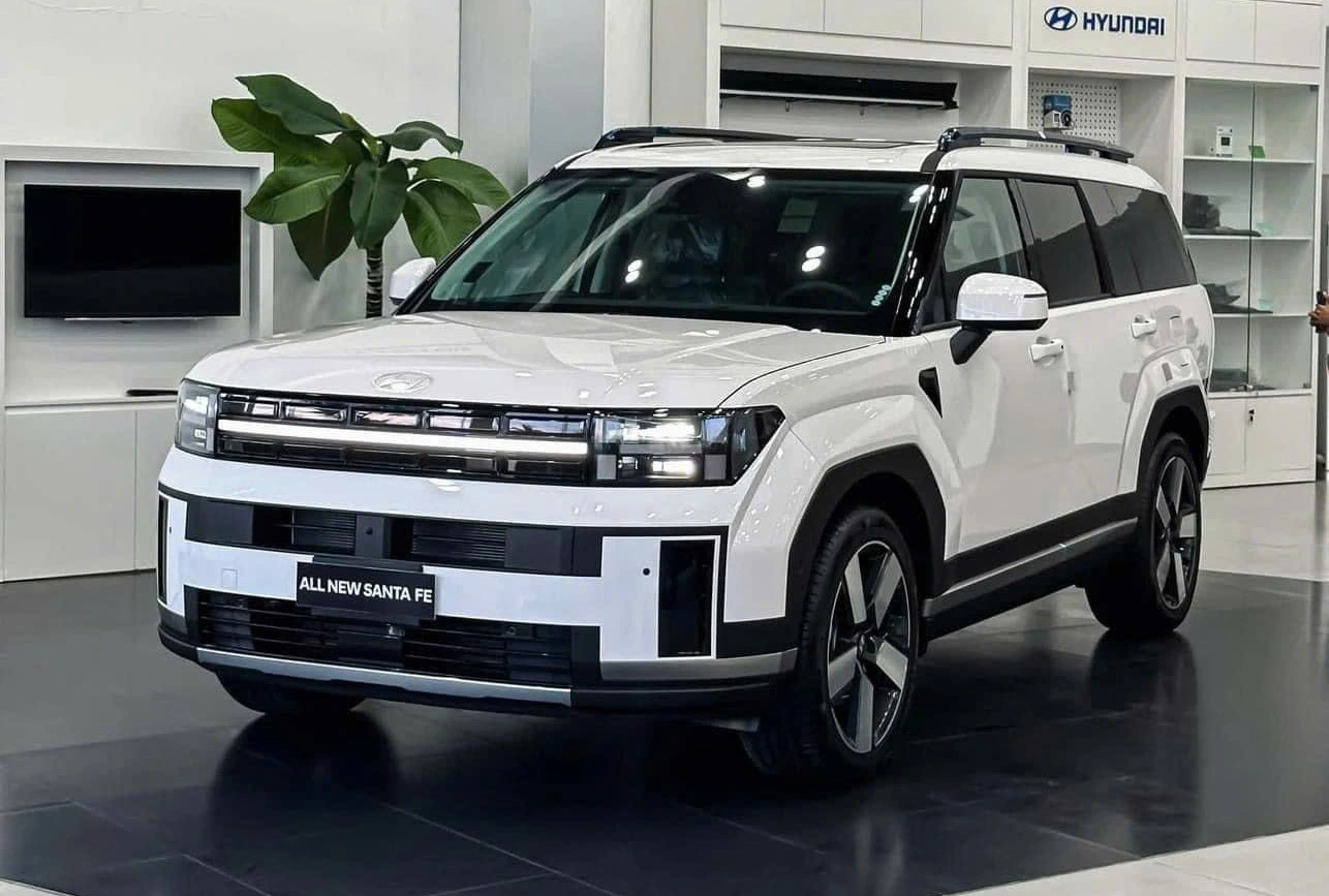 Bộ đôi SUV 7 chỗ 'xịn' nhất của Hyundai tại Việt Nam giảm giá cả trăm triệu