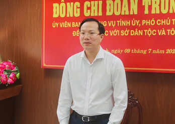 Lãnh đạo UBND tỉnh làm việc với Sở Dân tộc và Tôn giáo