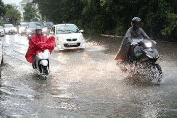 Thời tiết ngày 10/7: Bắc Bộ và Thanh Hóa tiếp tục mưa lớn, cảnh báo lũ quét