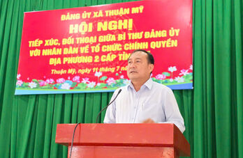 Bí thư Đảng ủy xã Thuận Mỹ đối thoại với nhân dân về tổ chức chính quyền địa phương 2 cấp