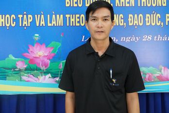 Công nhân học tập và làm theo Bác